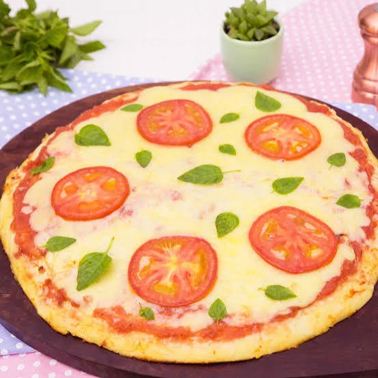 Pizza Marguerira Grande com borda de catupiry